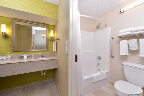 Holiday Inn Express Hotel & Suites Indianapolis W - Airport Area an IHG Hotel - image 13