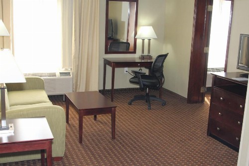 Holiday Inn Express Hotel & Suites Indianapolis W - Airport Area an IHG Hotel - image 6