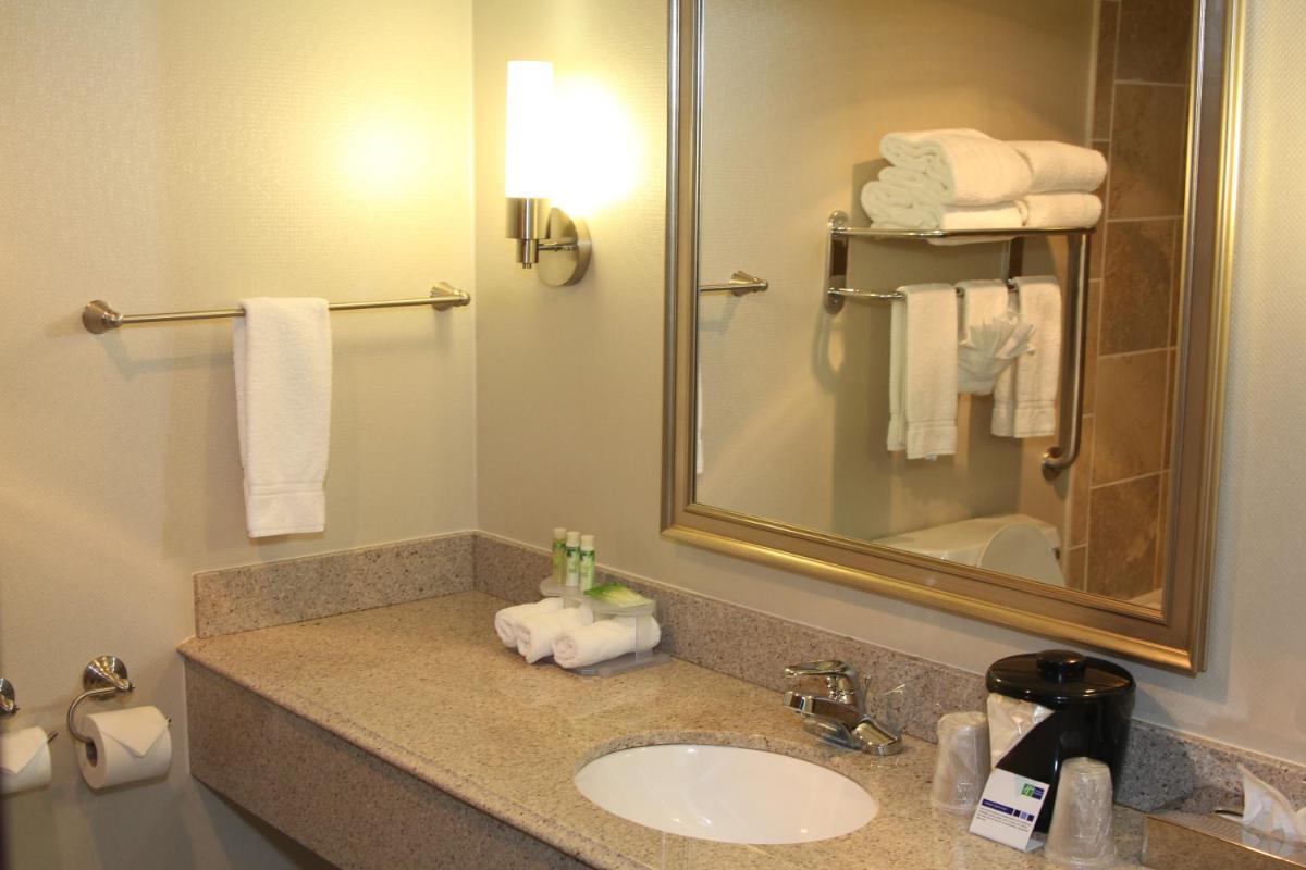 Holiday Inn Express Hotel & Suites Indianapolis W - Airport Area an IHG Hotel - image 7