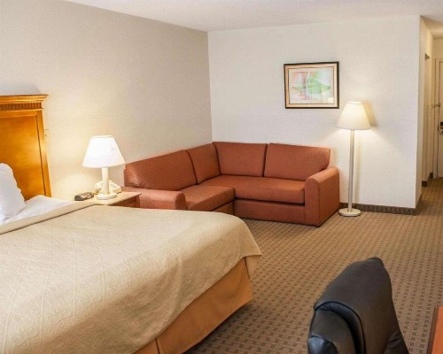 Quality Inn And Suites Indianapolis - image 13