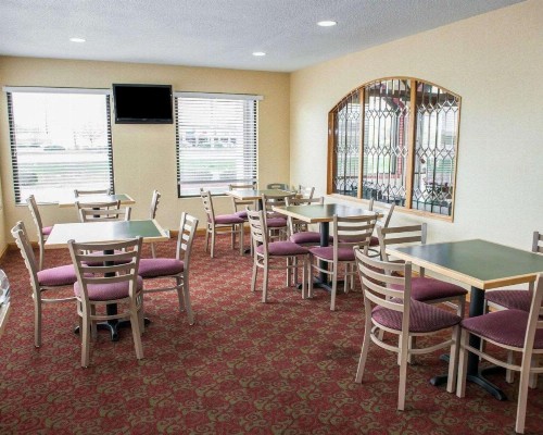 Quality Inn And Suites Indianapolis - image 17
