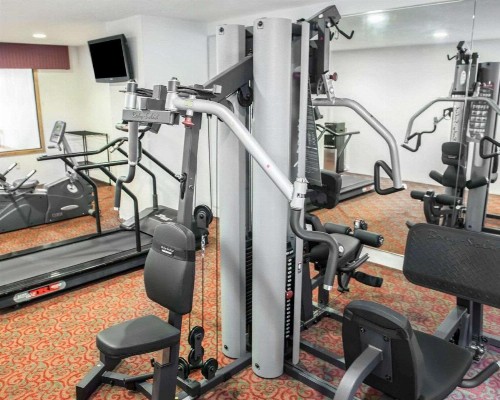 Quality Inn And Suites Indianapolis - image 18