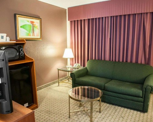 Quality Inn And Suites Indianapolis - image 30