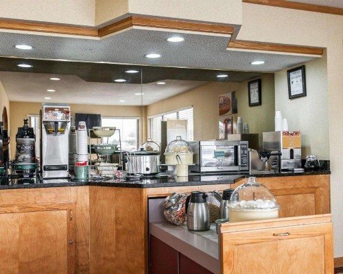 Quality Inn And Suites Indianapolis - image 35