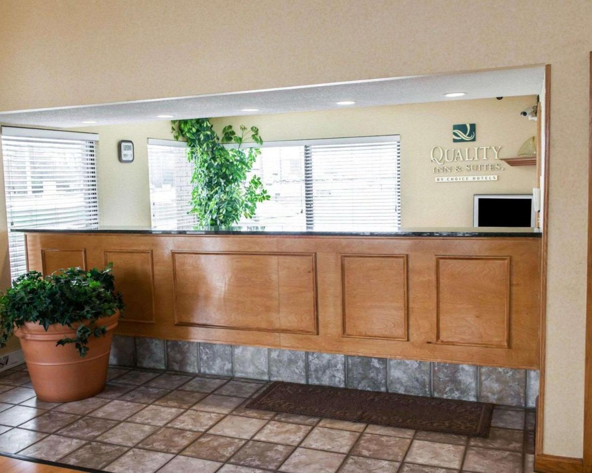 Quality Inn And Suites Indianapolis - image 6
