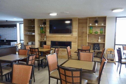 Country Inn & Suites by Radisson Indianapolis East IN - image 11