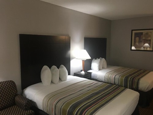 Country Inn & Suites by Radisson Indianapolis East IN - image 12