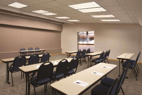 Country Inn & Suites by Radisson Indianapolis East IN - image 22