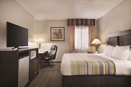 Country Inn & Suites by Radisson Indianapolis East IN - image 31