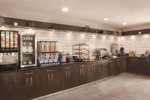 Country Inn & Suites by Radisson Indianapolis East IN - image 35