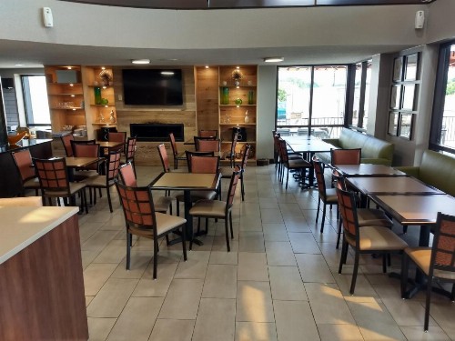 Country Inn & Suites by Radisson Indianapolis East IN - image 9