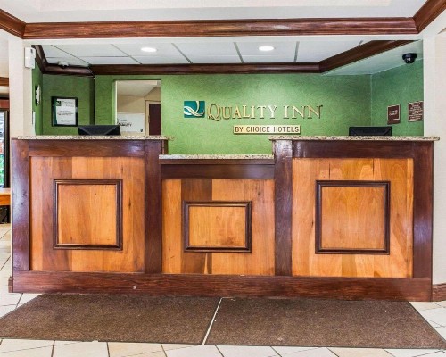 Quality Inn South - image 18