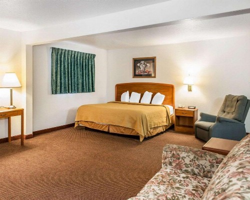 Quality Inn South - image 20
