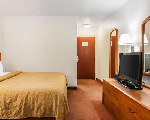 Quality Inn South - image 23