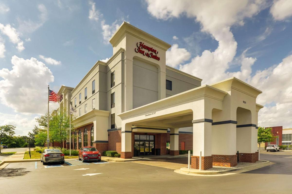 Hampton Inn & Suites Indianapolis-Airport - main image