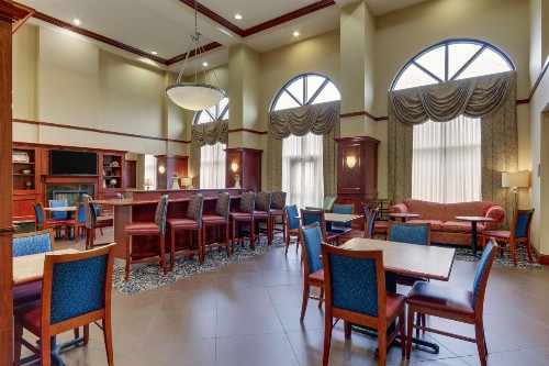 Hampton Inn & Suites Indianapolis-Airport - image 13