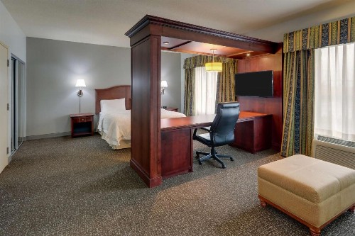 Hampton Inn & Suites Indianapolis-Airport - image 15