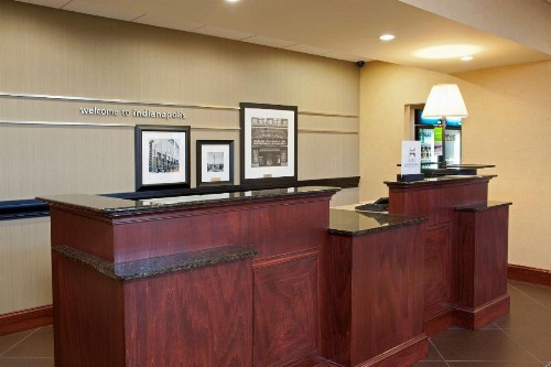 Hampton Inn & Suites Indianapolis-Airport - image 2