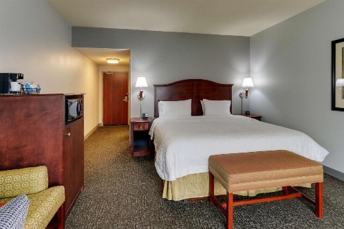 Hampton Inn & Suites Indianapolis-Airport - image 22