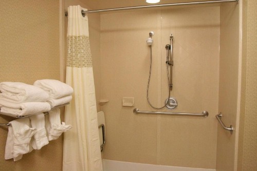 Hampton Inn & Suites Indianapolis-Airport - image 35