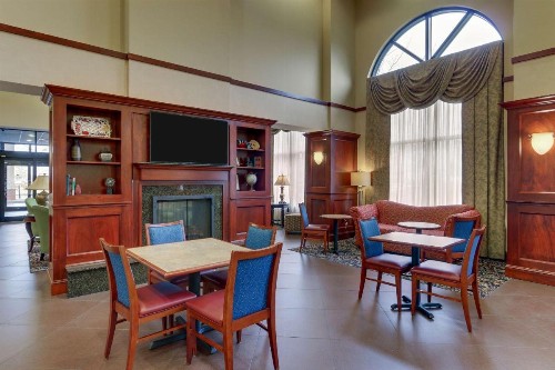 Hampton Inn & Suites Indianapolis-Airport - image 7