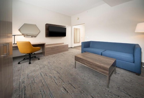 Holiday Inn Express Hotel & Suites Indianapolis - East an IHG Hotel - image 17