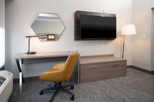 Holiday Inn Express Hotel & Suites Indianapolis - East an IHG Hotel - image 28