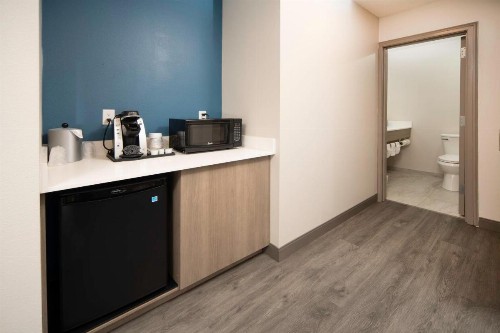 Holiday Inn Express Hotel & Suites Indianapolis - East an IHG Hotel - image 31