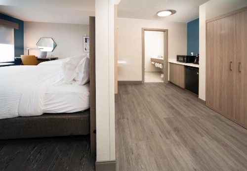 Holiday Inn Express Hotel & Suites Indianapolis - East an IHG Hotel - image 32