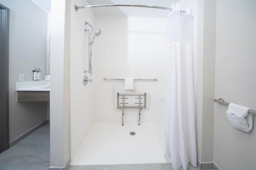 Holiday Inn Express Hotel & Suites Indianapolis - East an IHG Hotel - image 37