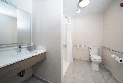 Holiday Inn Express Hotel & Suites Indianapolis - East an IHG Hotel - image 44