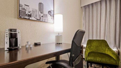 Best Western Plus Indianapolis NW Hotel - image 24