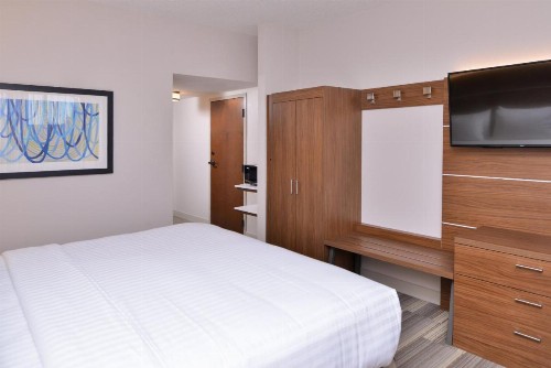 Holiday Inn Express Hotel & Suites Indianapolis Dtn-Conv Ctr Area an IHG Hotel - image 14