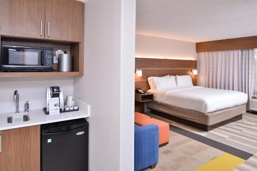 Holiday Inn Express Hotel & Suites Indianapolis Dtn-Conv Ctr Area an IHG Hotel - image 16