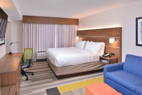 Holiday Inn Express Hotel & Suites Indianapolis Dtn-Conv Ctr Area an IHG Hotel - image 24