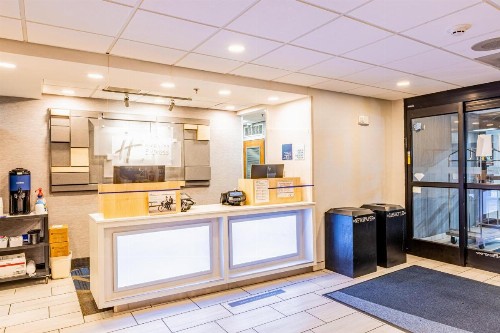 Holiday Inn Express Indianapolis South an IHG Hotel - image 26
