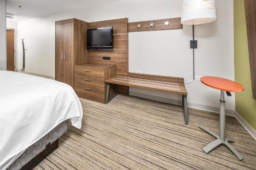 Holiday Inn Express Indianapolis South an IHG Hotel - image 27
