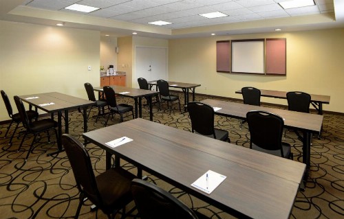 Holiday Inn Express Indianapolis South an IHG Hotel - image 48