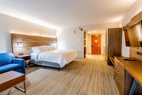 Holiday Inn Express Indianapolis South an IHG Hotel - image 8
