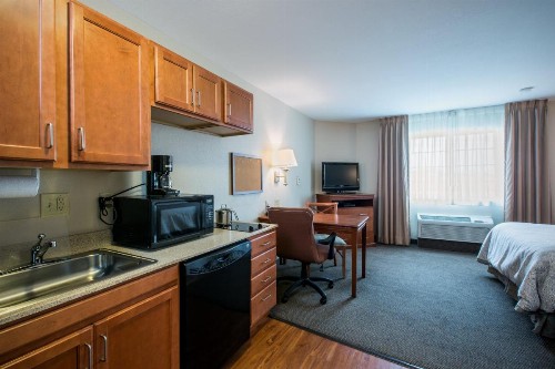 Candlewood Suites Indianapolis Northwest an IHG Hotel - image 30