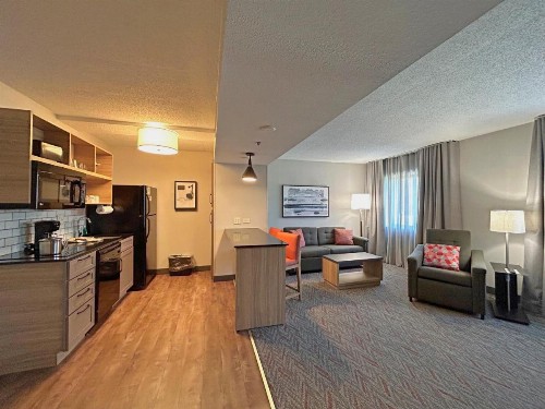 Candlewood Suites Indianapolis Downtown Medical District an IHG Hotel - image 13