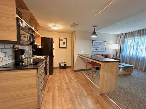 Candlewood Suites Indianapolis Downtown Medical District an IHG Hotel - image 5