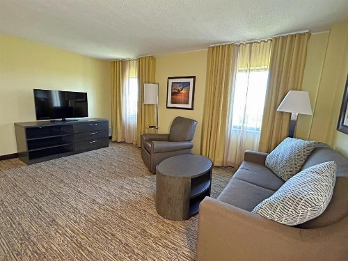 Candlewood Suites Indianapolis Downtown Medical District an IHG Hotel - image 9