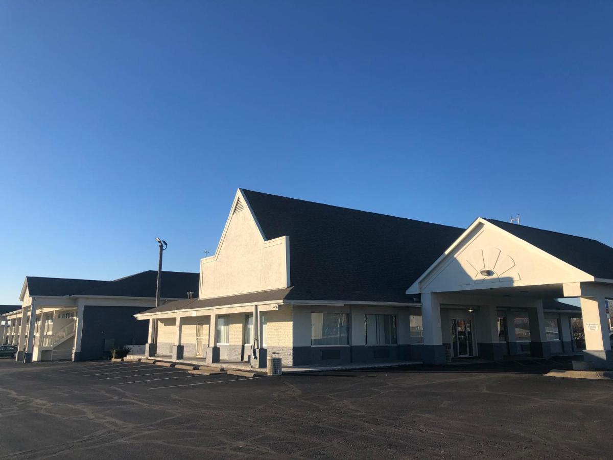 Days Inn by Wyndham Indianapolis South - main image