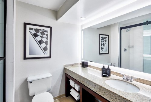 Sheraton Indianapolis Hotel at Keystone Crossing - image 12