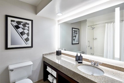 Sheraton Indianapolis Hotel at Keystone Crossing - image 15