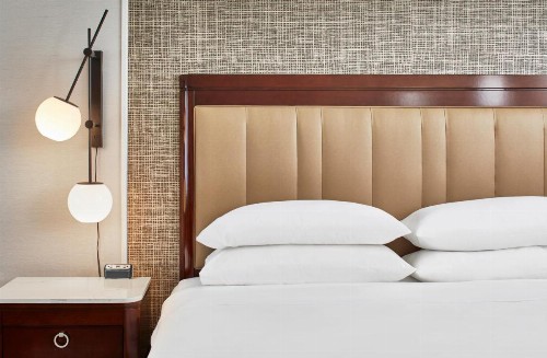 Sheraton Indianapolis Hotel at Keystone Crossing - image 20