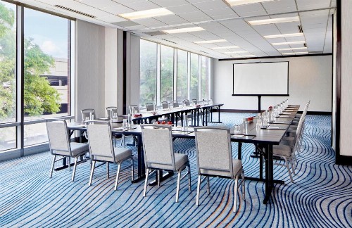 Sheraton Indianapolis Hotel at Keystone Crossing - image 27