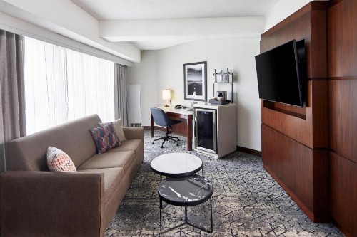 Sheraton Indianapolis Hotel at Keystone Crossing - image 49