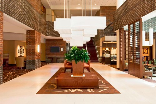 Sheraton Indianapolis Hotel at Keystone Crossing - image 6
